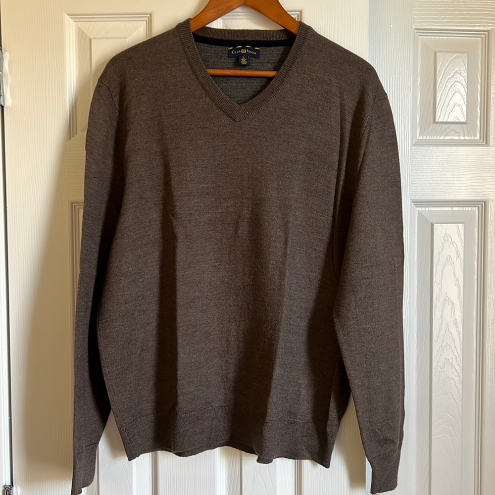 Men’s large club room sweater
